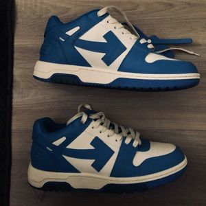 Off white out of office box size 9